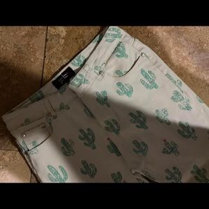Ranch Dress’n Cactus Jeans size 32